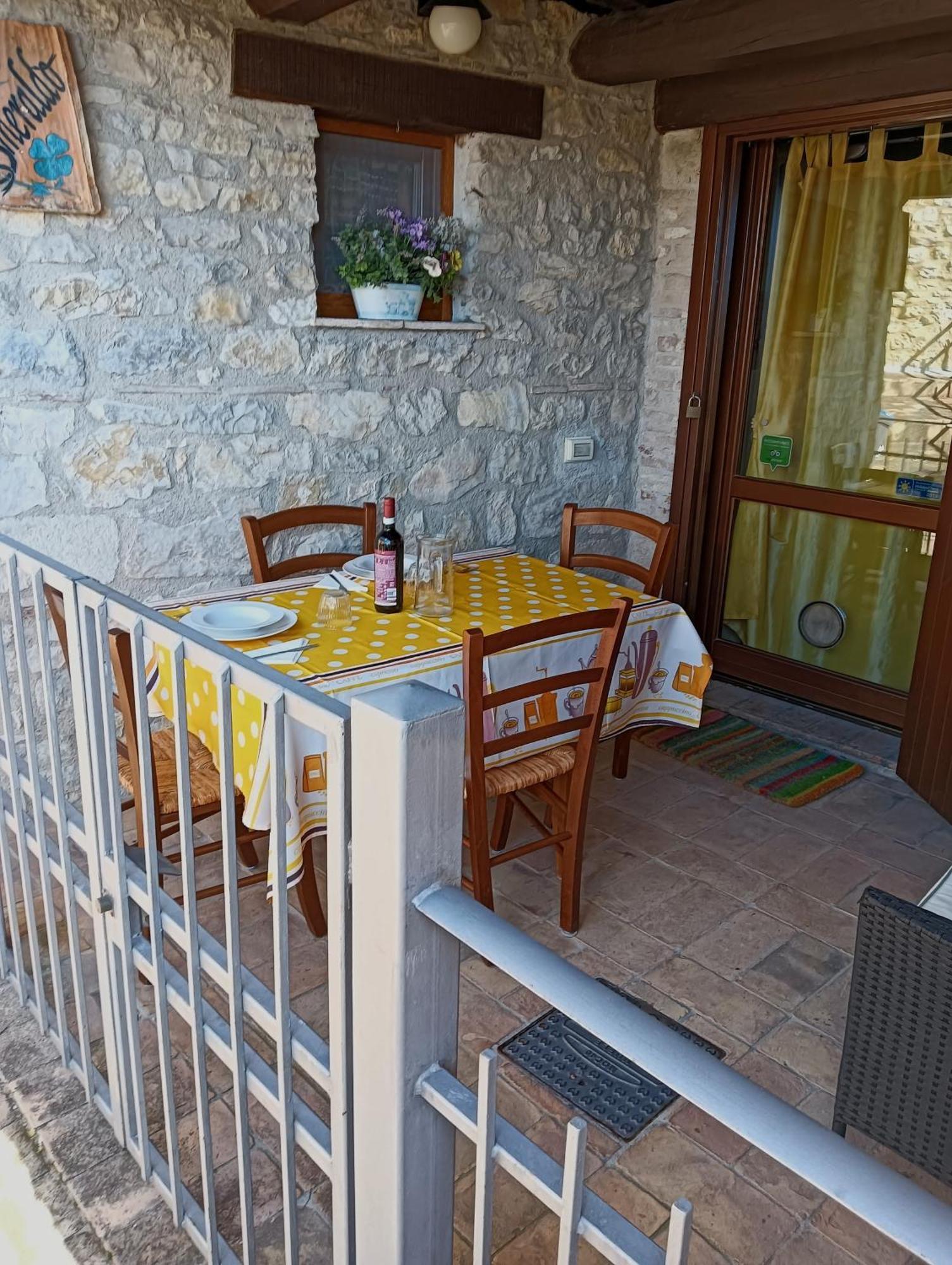 פרנטילו Le Rocche Valnerina Residence חדר תמונה