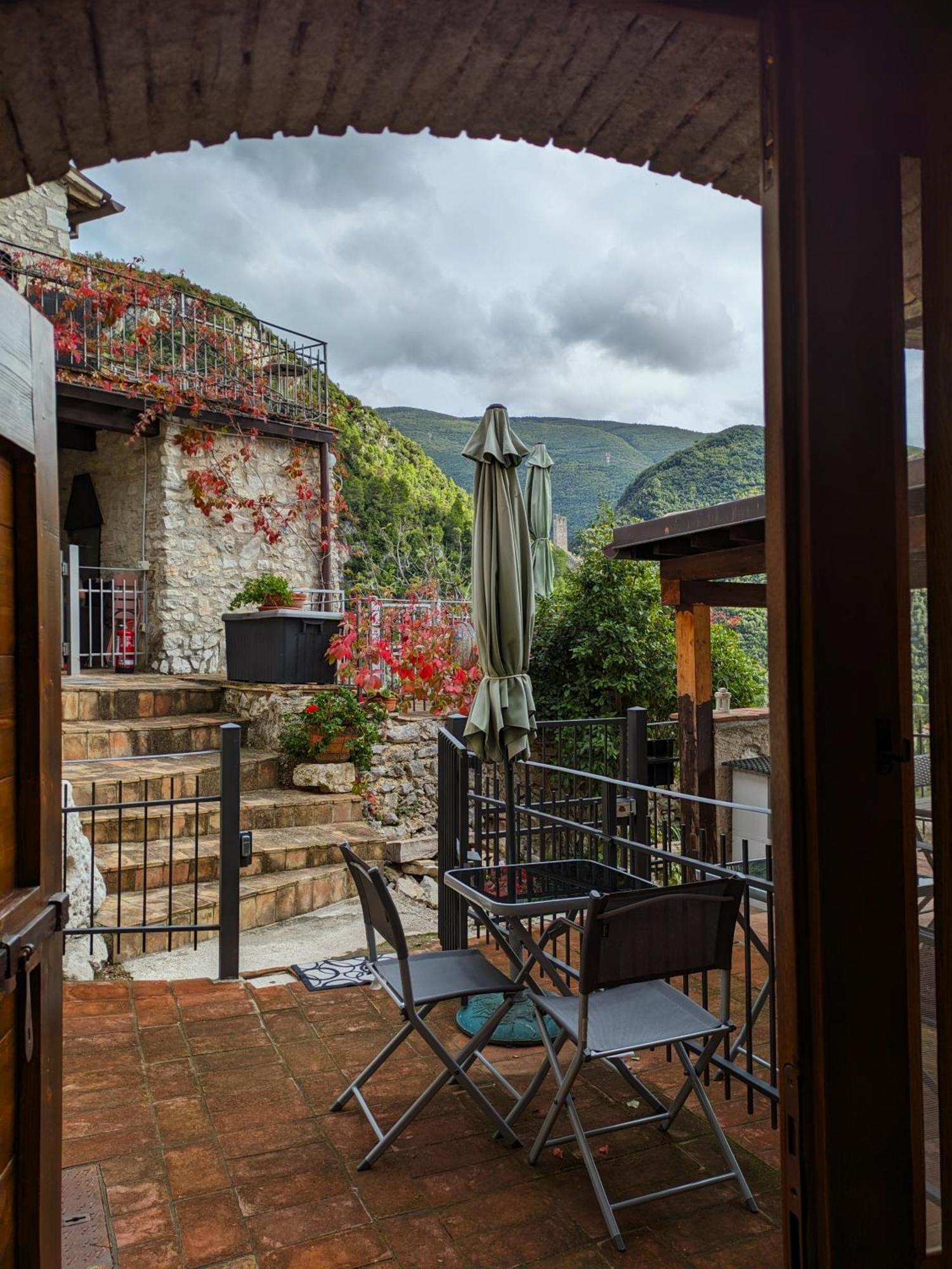 פרנטילו Le Rocche Valnerina Residence חדר תמונה